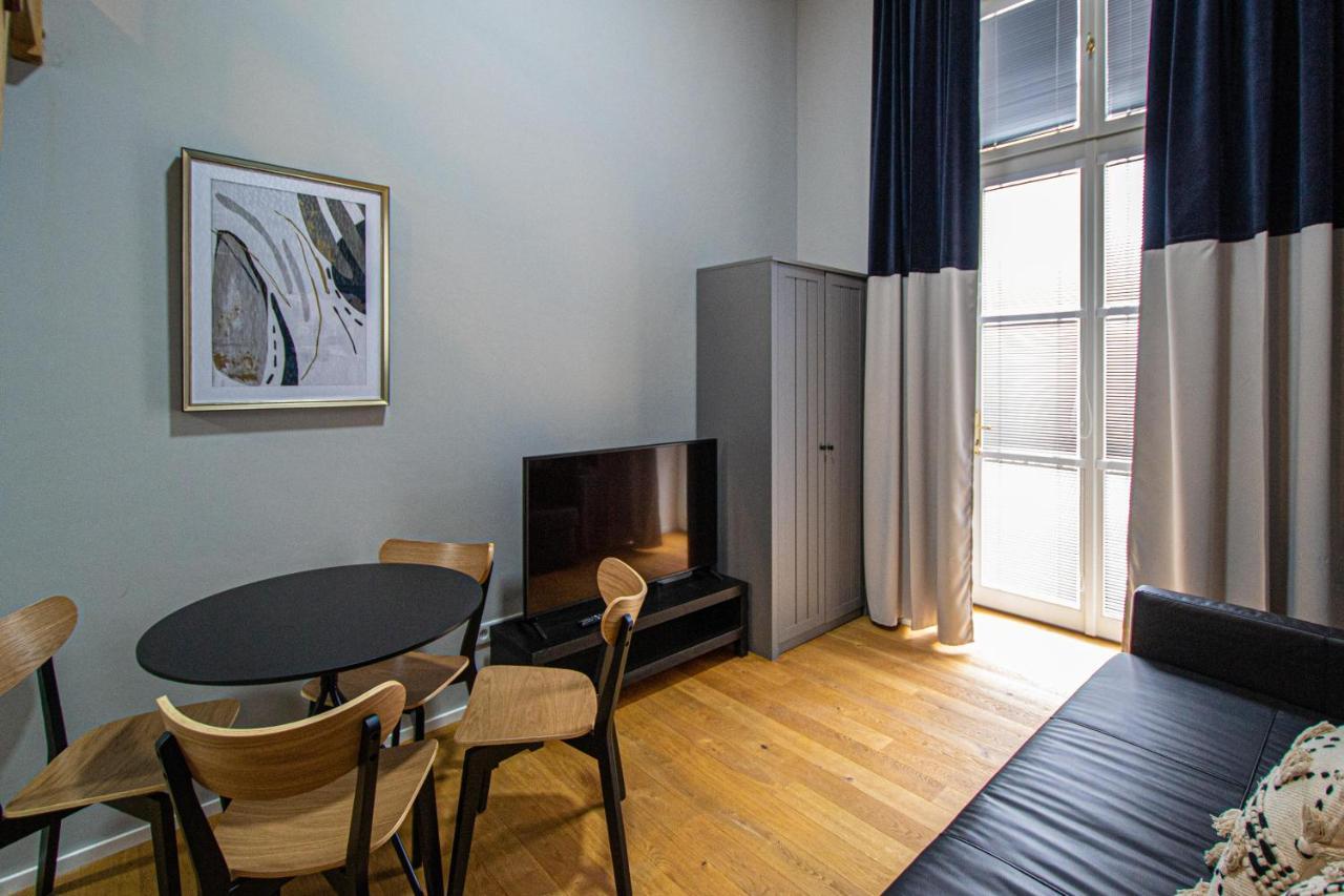 Main Train Station Apartment Close To The The Main Square! ปราก ภายนอก รูปภาพ
