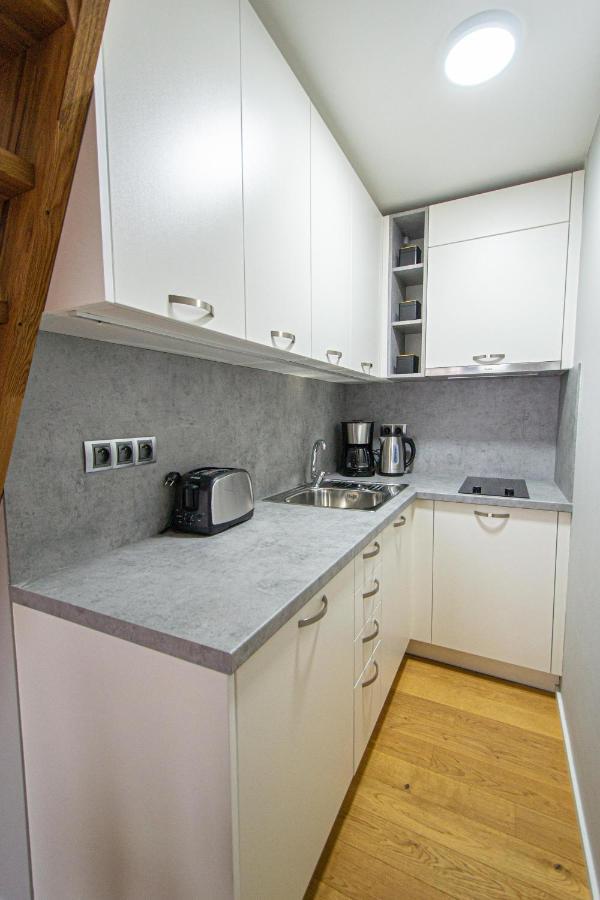 Main Train Station Apartment Close To The The Main Square! ปราก ภายนอก รูปภาพ